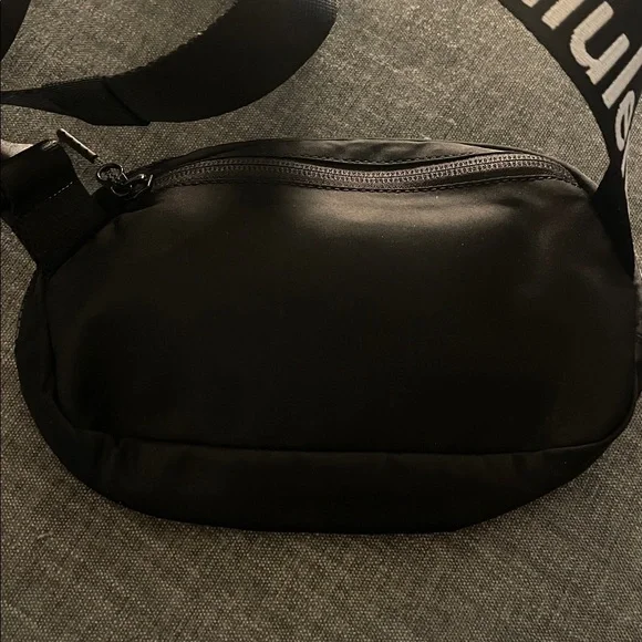 lululemon everyday belt bag - Picture 3 of 6